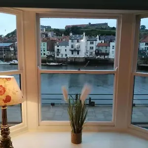  Holiday home Harbour Side United Kingdom